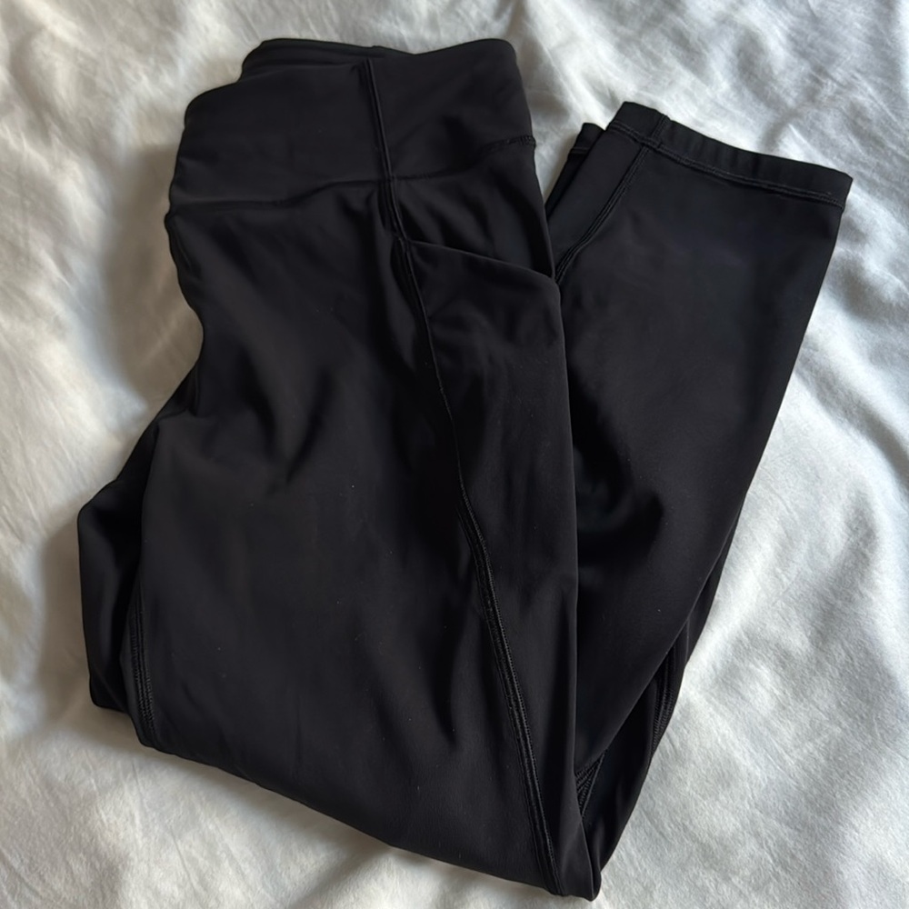 Black Lululemon leggings with pockets